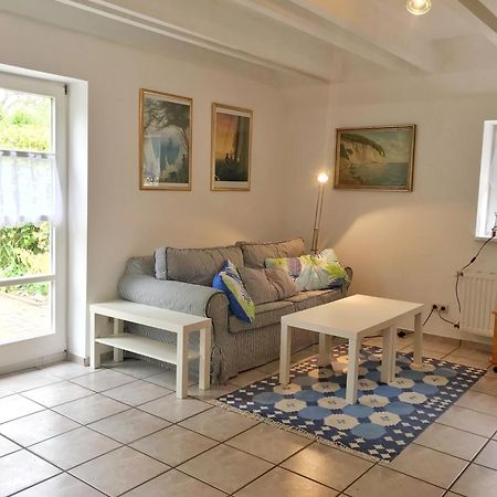 Kleine Reetgedeckte Doppelhaushaelfte In Idyllischer Lage Nardevitz Extérieur photo