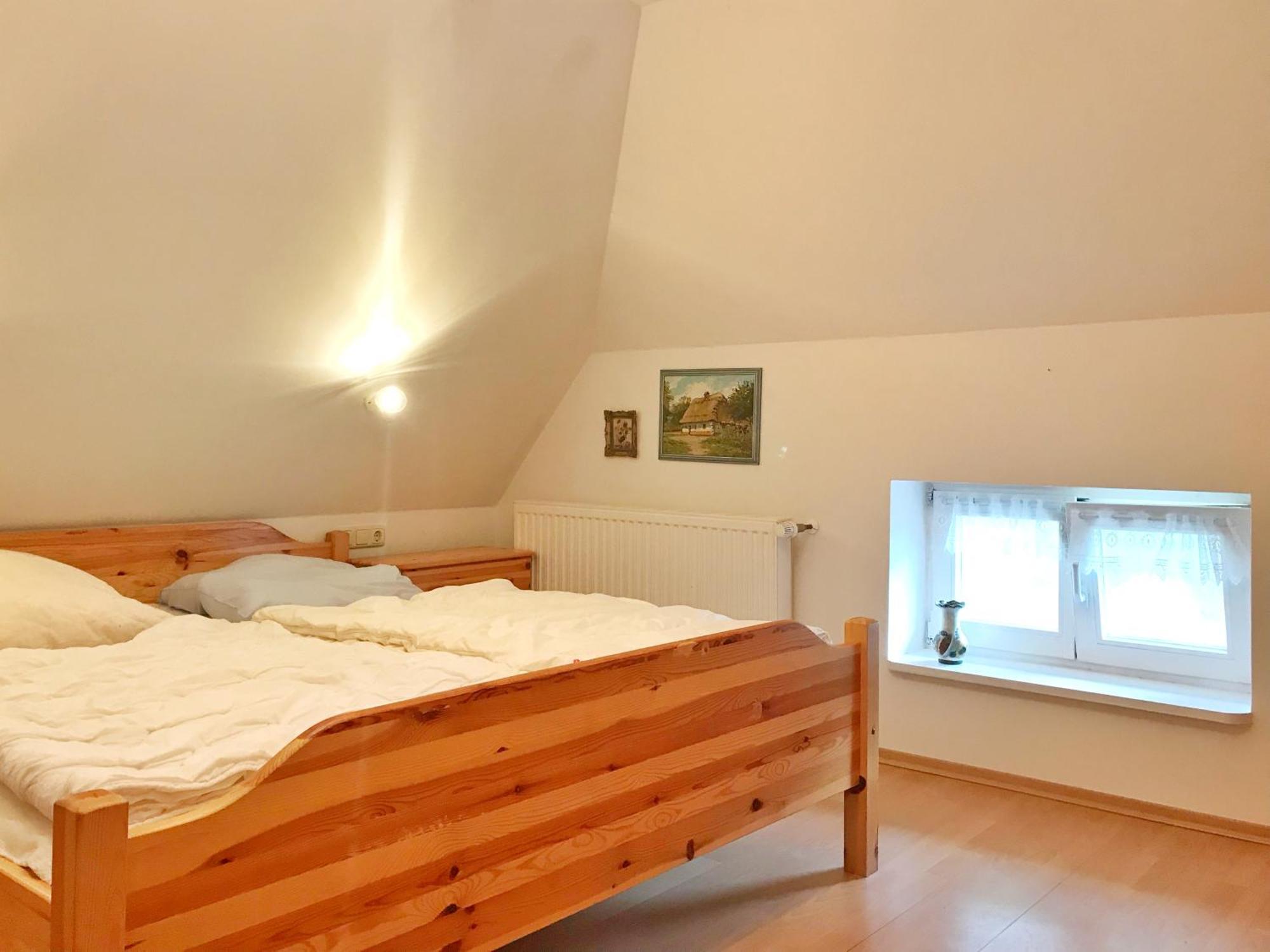 Kleine Reetgedeckte Doppelhaushaelfte In Idyllischer Lage Nardevitz Extérieur photo